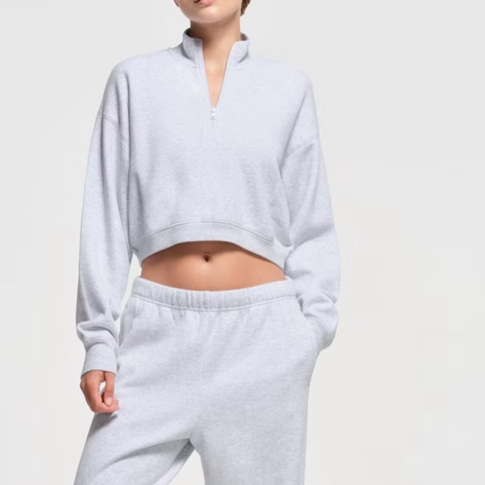 SKIMS COTTON FLEECE CROPPED HALF ZIP STYLE LIGHT HEATHER GREY